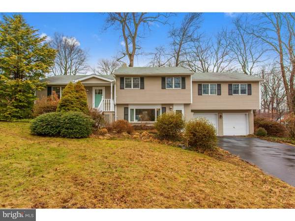 8 STACY DR, Yardley, PA 19067