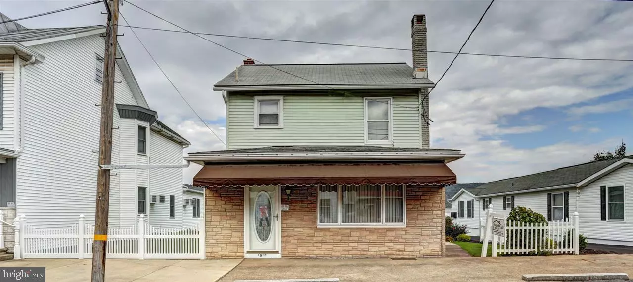 1018 W MAIN ST, Valley View, PA 17983