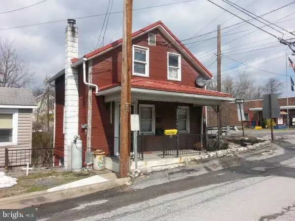 11 CEDAR ST, Mifflintown, PA 17059