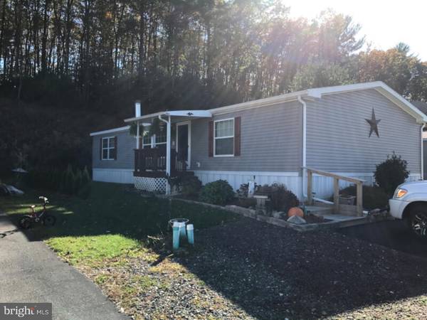 75 ANGEL DR, New Ringgold, PA 17960