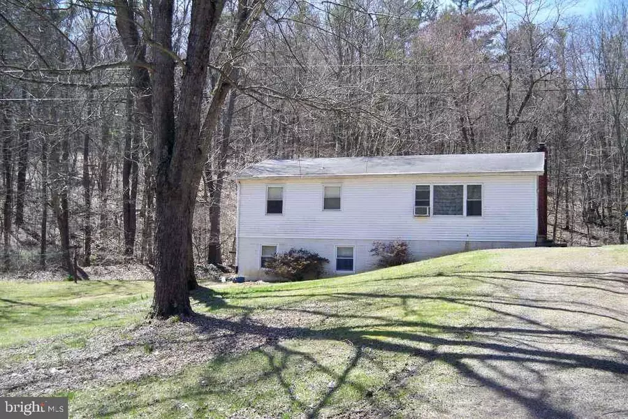 22 HOLLOW RD, Millerstown, PA 17062