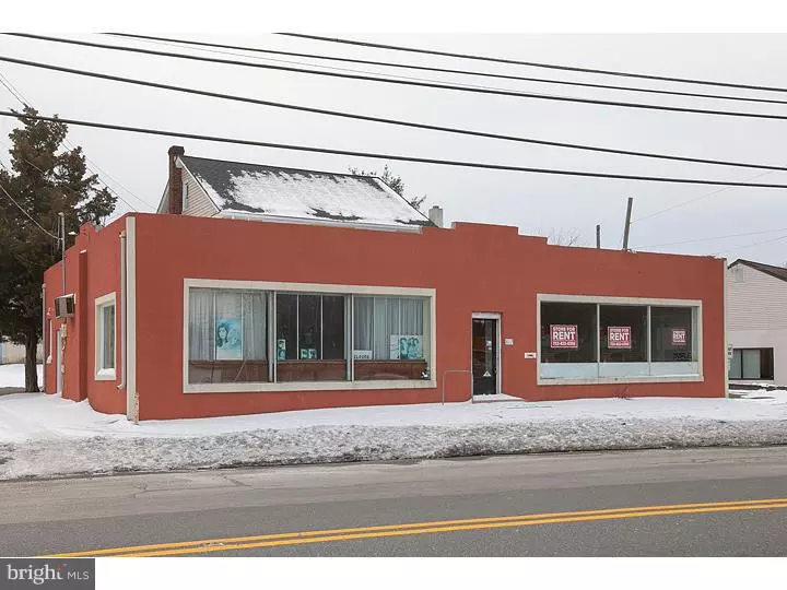 812 E BROAD ST, Gibbstown, NJ 08027
