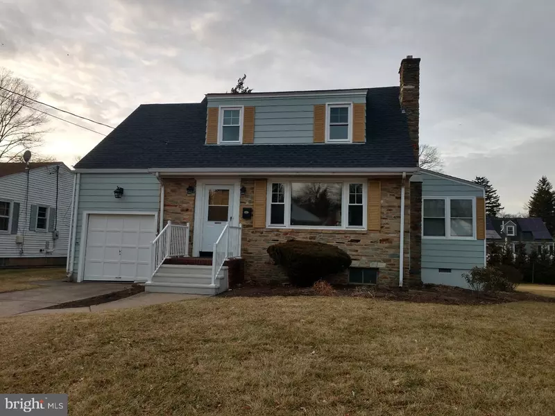 33 KINNEY DR, Ewing, NJ 08618