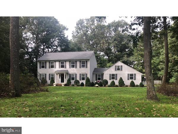 8 HEMLOCK DR, New Egypt, NJ 08533