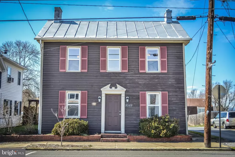 9549 CONGRESS ST, New Market, VA 22844