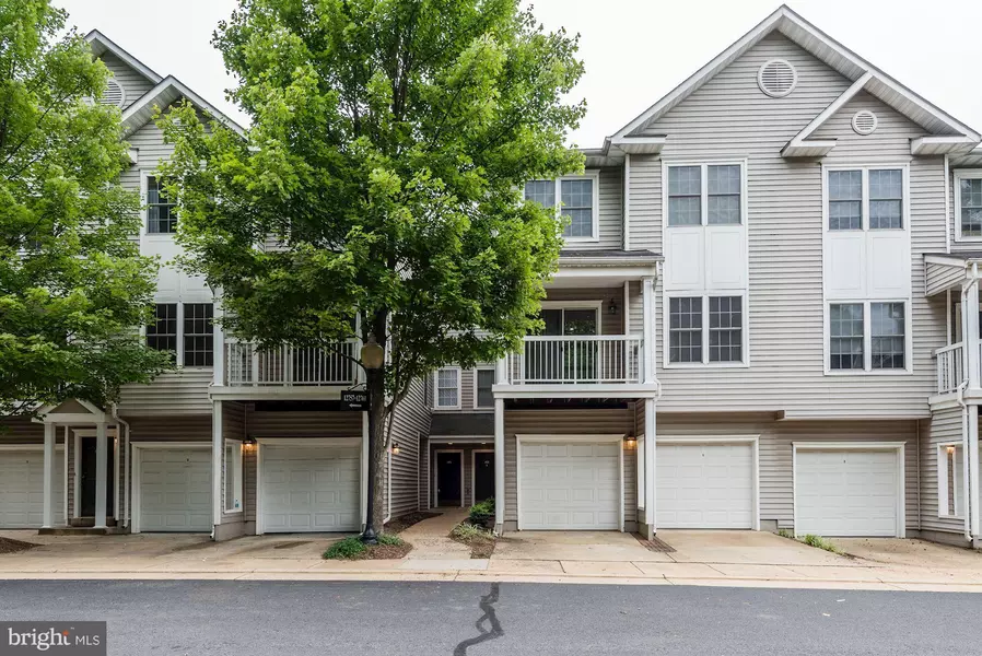 12767 FAIR BRIAR LN #12767, Fairfax, VA 22033