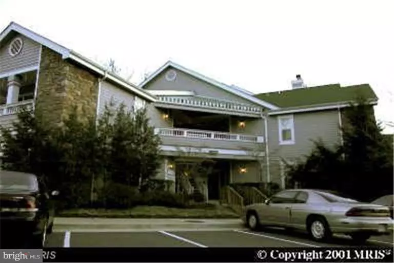 13060 AUTUMN WOODS WAY #102, Fairfax, VA 22033