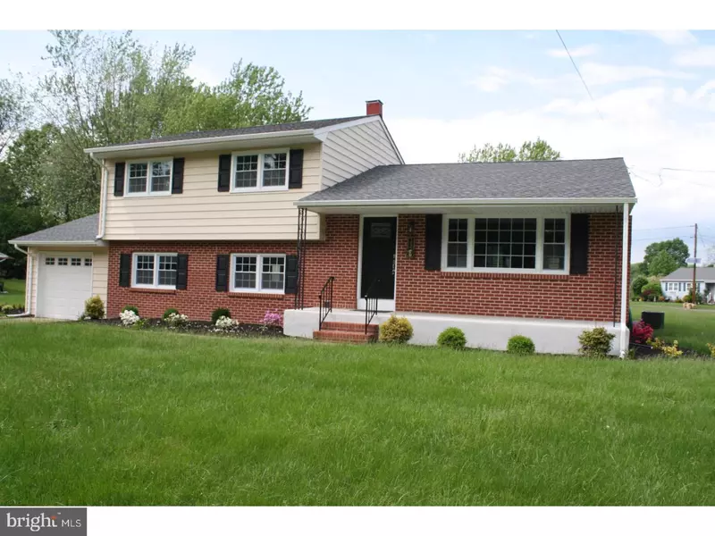 32 ROCKLAND RD, Ewing, NJ 08638