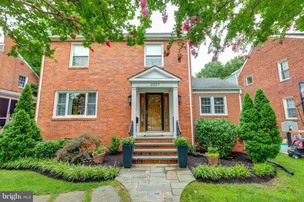 2237 BUCHANAN ST, Arlington, VA 22207