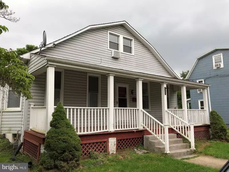 125 S MAIN ST, Mount Wolf, PA 17347