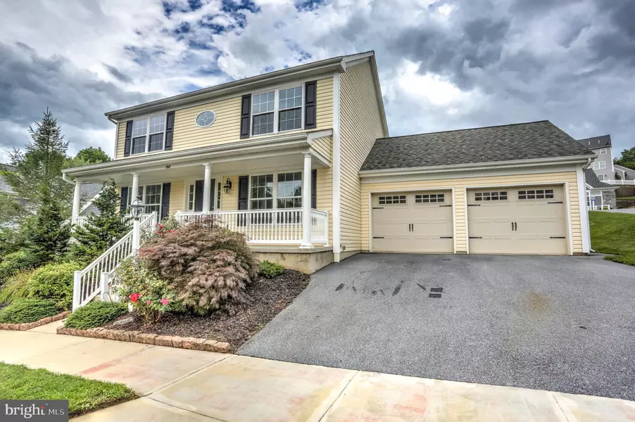 208 COOL CREEK WAY, Lancaster, PA 17602