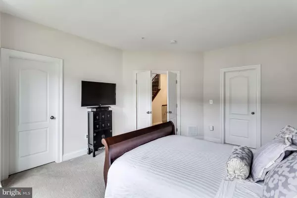 National Harbor, MD 20745,724 SENTRY SQ