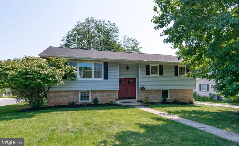 477 N HOLLY ST, Elizabethtown, PA 17022