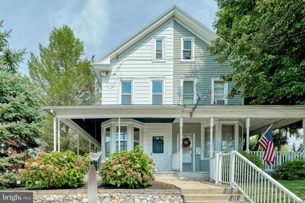 9 N MAIN ST, Jacobus, PA 17407