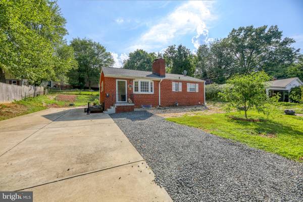 6103 MUNSON HILL RD, Falls Church, VA 22044