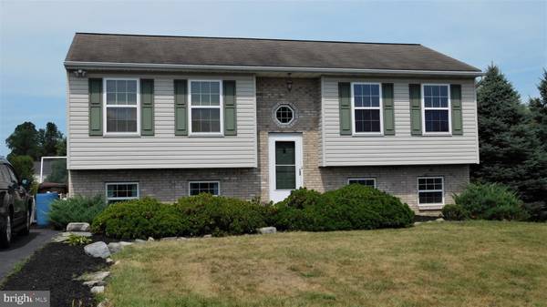 12223 SKYHAWK DR, Waynesboro, PA 17268