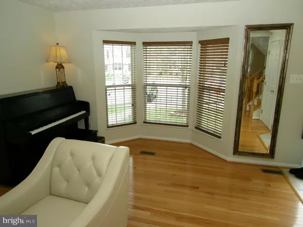 Elkridge, MD 21075,5929 AUTUMN SPELL