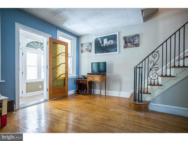 2207 S LAMBERT ST, Philadelphia, PA 19145