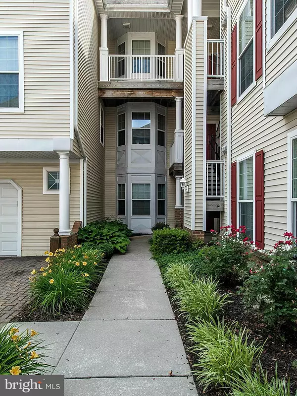 Owings Mills, MD 21117,5006 HOLLINGTON DR #302