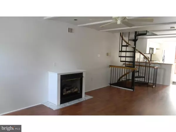 2569 TRENTON AVE, Philadelphia, PA 19125