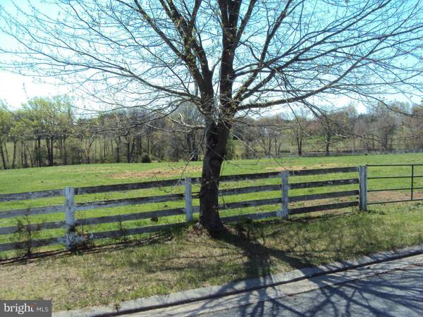 Kingsville, MD 21087,6 LOWER FIELD CT