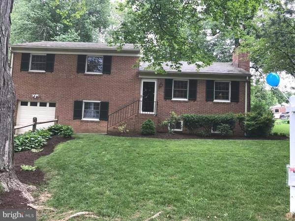 8203 ROBIN HOOD CT, Towson, MD 21204