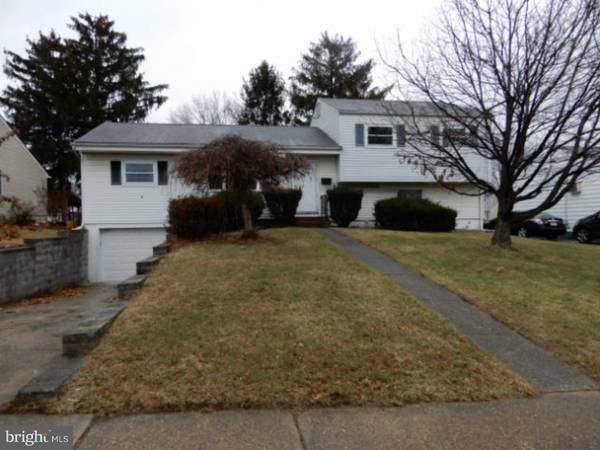 1982 ARENA DR, Hamilton Township, NJ 08610