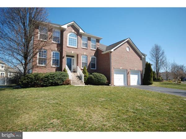 8 BERKLEY PL, East Windsor, NJ 08520