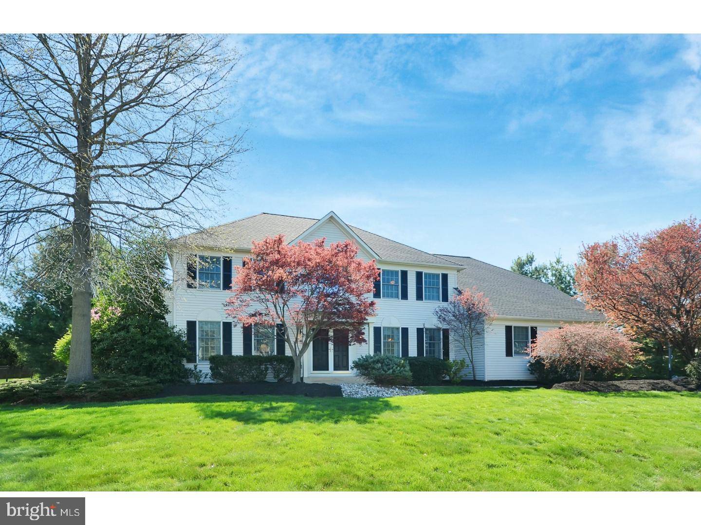 10 GINNIE LN, West Windsor, NJ 08550