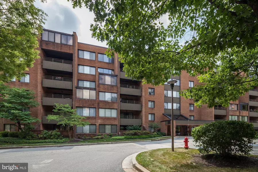 2 SOUTHERLY CT #202, Towson, MD 21286