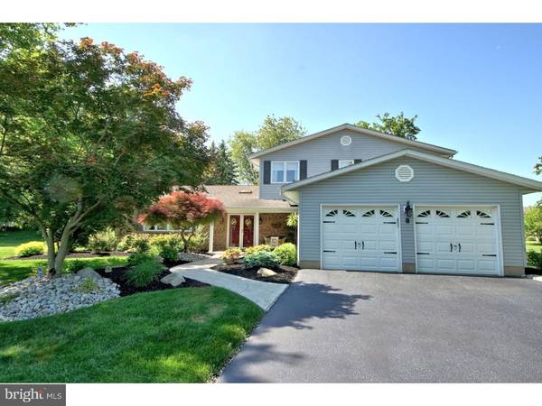 8 GOLDEN CREST CT, Hamilton Square, NJ 08691