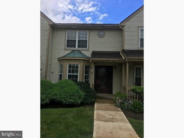 12 STUYVESANT CT, Hightstown, NJ 08520