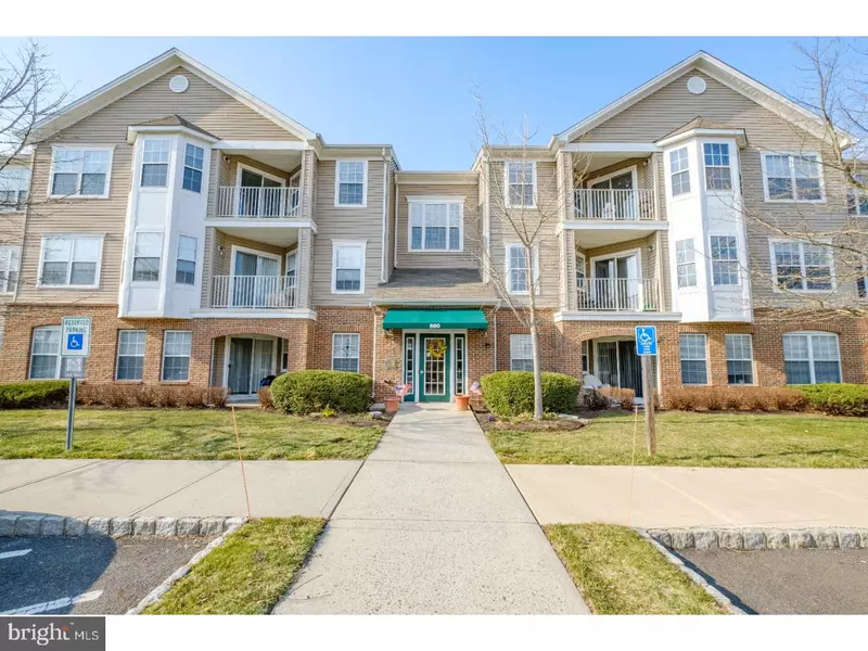 621 MOWAT CIR #621, Hamilton Township, NJ 08690