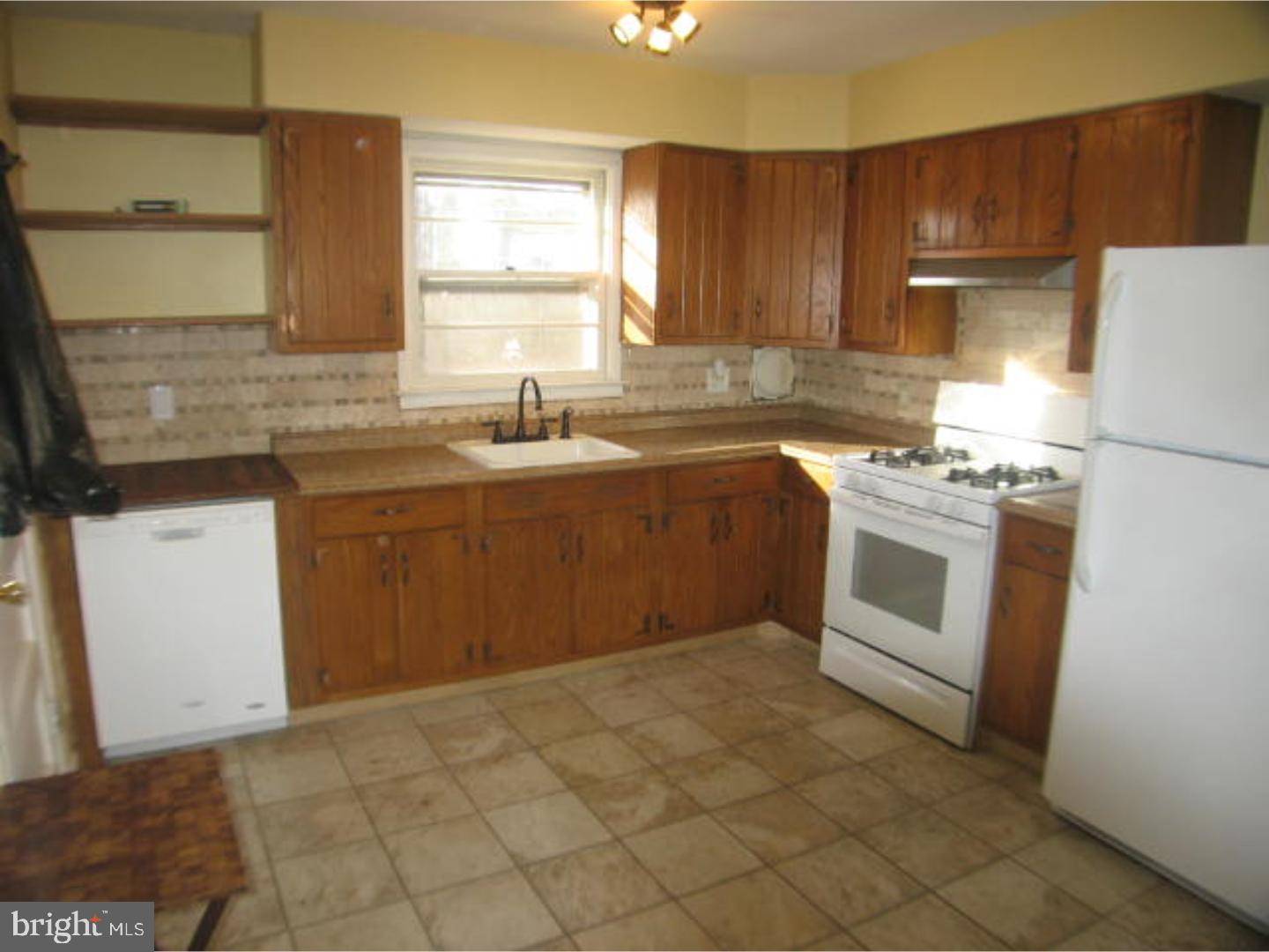 Turnersville, NJ 08012,809 COACH RD
