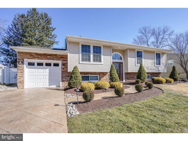 928 LOIS DR, Williamstown, NJ 08094