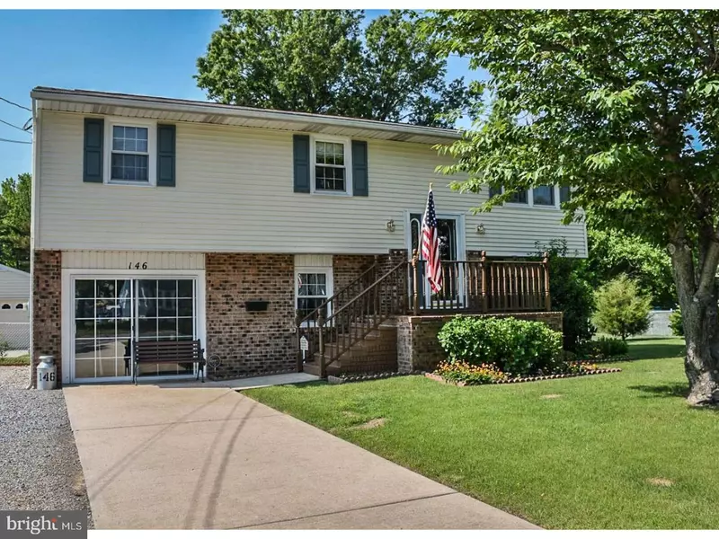 146 E BROAD ST, Gibbstown, NJ 08027