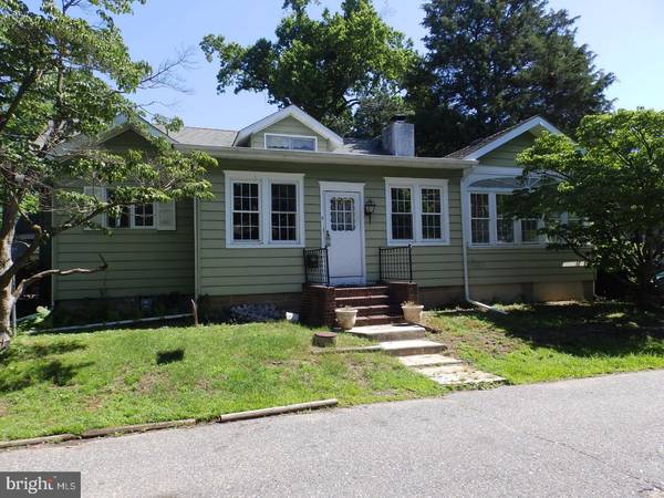 5 W 3RD AVE, Deptford, NJ 08051