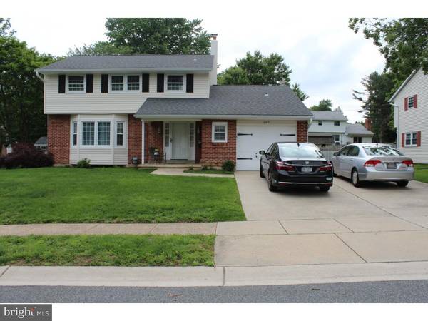 207 VASSAR DR, Newark, DE 19711