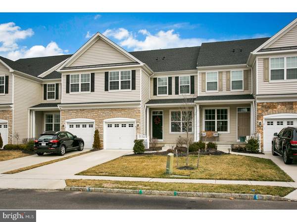 5 OVERLOOK DR, Mount Laurel, NJ 08054