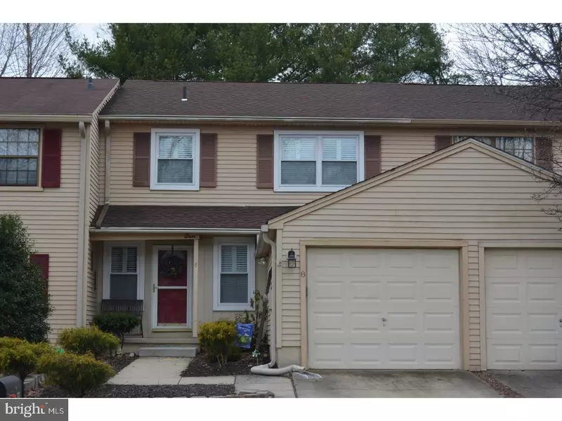 8 FARNWOOD RD, Mount Laurel, NJ 08054