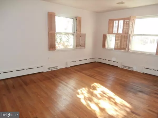 Mount Holly, NJ 08060,74 WALNUT ST