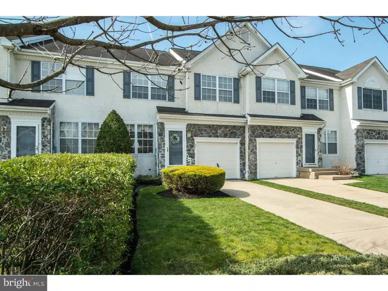 67 CHAPEL HILL RD, Mount Laurel, NJ 08054