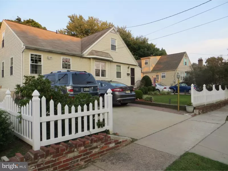 429 N STILES AVE, Maple Shade, NJ 08052