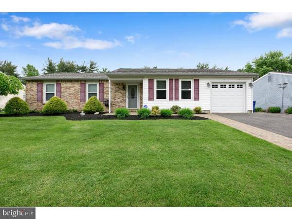 5 LAWRENCE LN, Westampton, NJ 08060