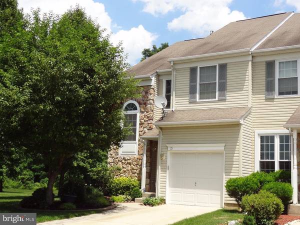 15 ANDOVER CT, Bordentown, NJ 08505