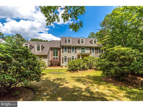 18 FOX HILL DR, Southampton, NJ 08088