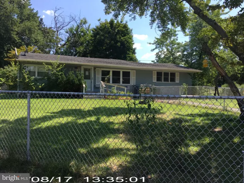 541 WINDSOR AVE, Maple Shade, NJ 08052