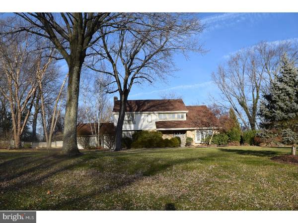 2 ASPEN DR, Newtown Square, PA 19073