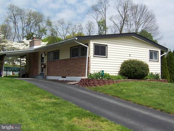 5 VALLEY GREEN DR, Aston, PA 19014