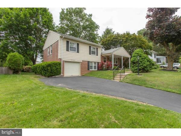 121 BISHOP HOLLOW RD, Newtown Square, PA 19073